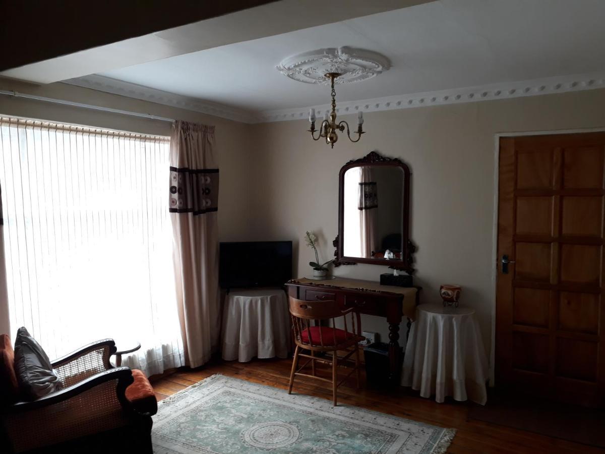 Upper Houghton Guesthouse 요하네스버그 외부 사진